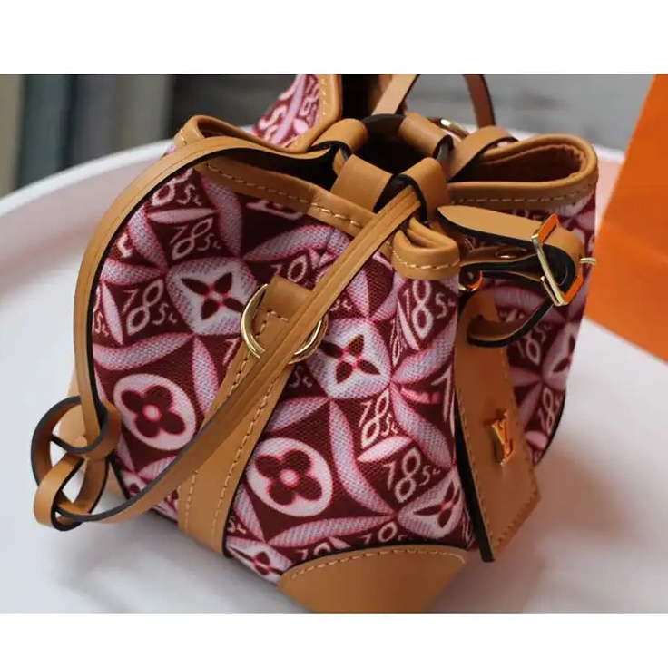 Bags LV 204B570011 0806